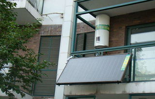 越来越多人在阳台上装热水器,省钱又实用,看完想回家学装一个