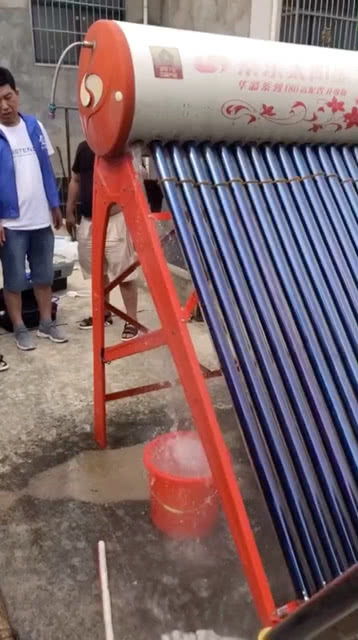 清理太阳能热水器