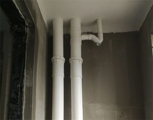 太阳能热水器里的水是否适合饮用？解析其制造与部件安全